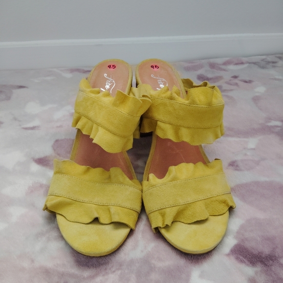 Free People Yellow Ruffle Sandals - Picture 4 of 5